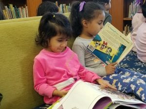 We went to library today!