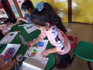We painted hats and mittens! We listened to the stories "The Mitten" and "The Hat' by Jan Brett. We responded to questions about the stories as well as wrote about which one is our favorite!