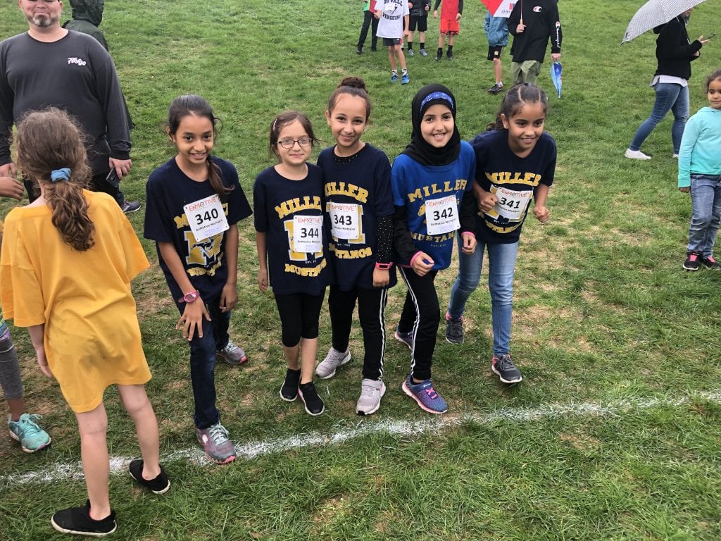 4th grade girls at the starting line!