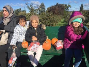 Luna, Fatima, and Naya are enjoying the hayride!