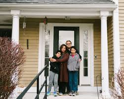 Coronavirus: Front porch photo projects show how families cope